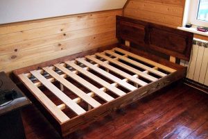 Ремонт деревянных кроватей в Кировске